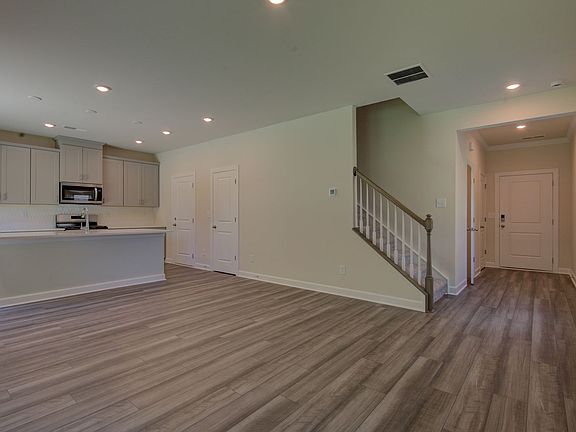 2nd image of 105 Johns Cardinal Dr
