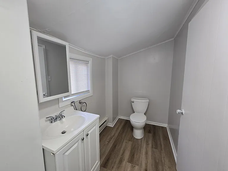 217 Crippen St #1 — Photo 9