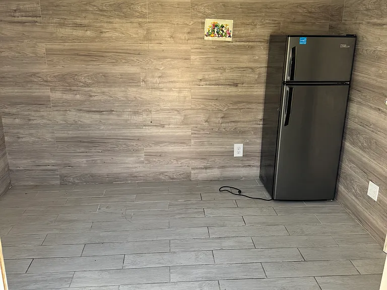 12313 NE 11th Ct — Photo 1