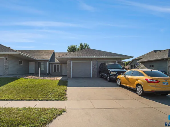 421 N 9th Ave, Brandon, SD 57005