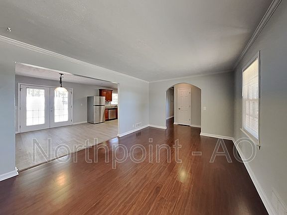 4th image of 641 Rockdale Ct NW