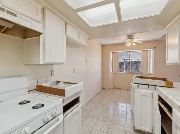 705 Deerwood Dr, Madera, CA 93637