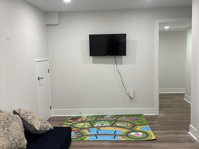 612 Fox Mill Pl #LOWER — Photo 16