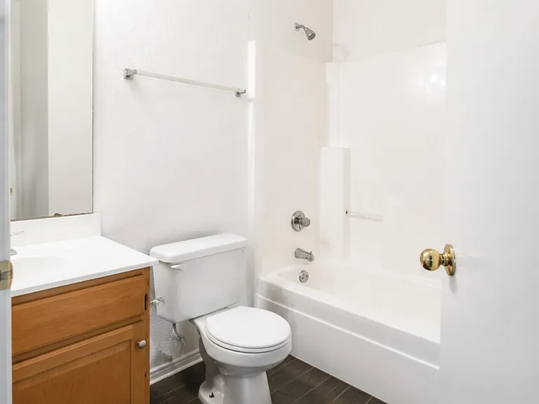 2852 Saint Johns Ave — Photo 15