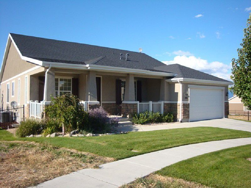 1st image of 106 E Cottage Cv