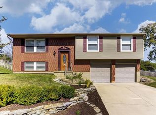 2211 Robinhood Dr, Miamisburg, OH 45342