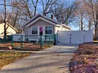 1335 Hutton St, Des Moines, IA 50316