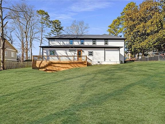 4th image of 537 Stillwood Dr