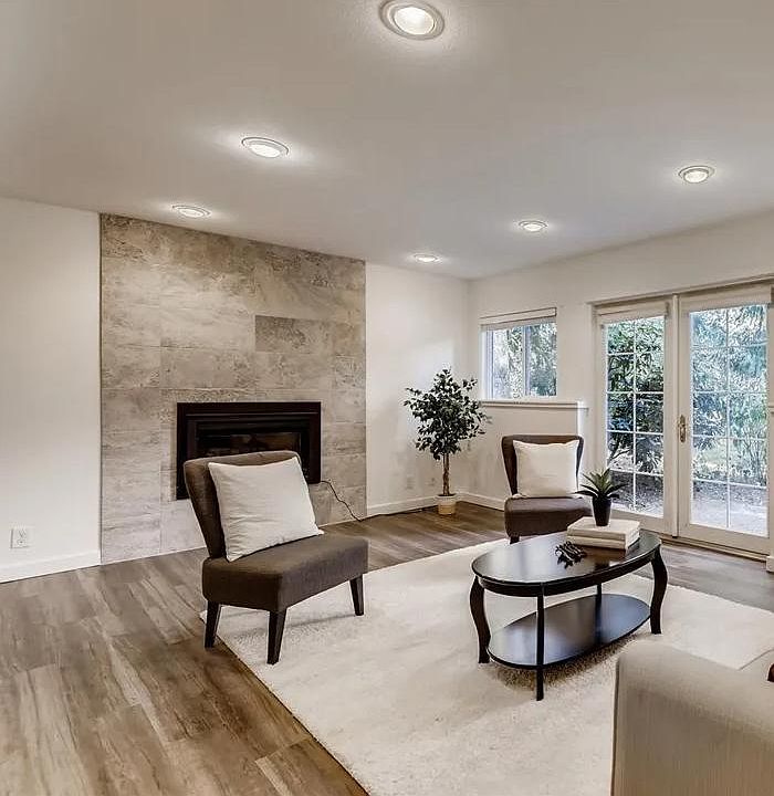 1st image of 15911 SE 43rd St #2