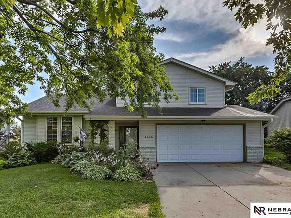 4th image of 1515 Applewood Dr