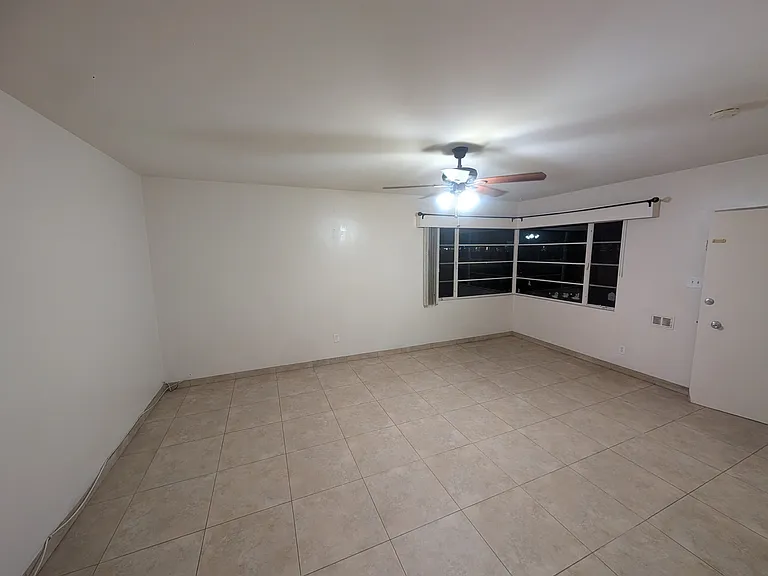 1309 W Osborn Rd — Photo 14