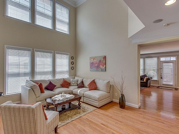3rd image of 5651 Tower Hill Cir