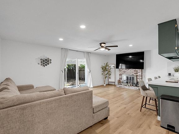 5th image of 300 Lewis St