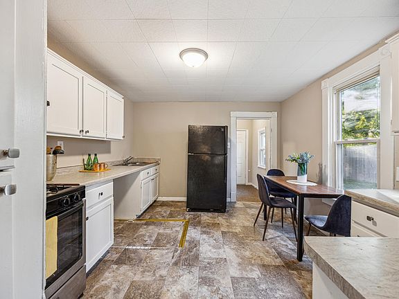 4th image of 3022 Vincent Ave N