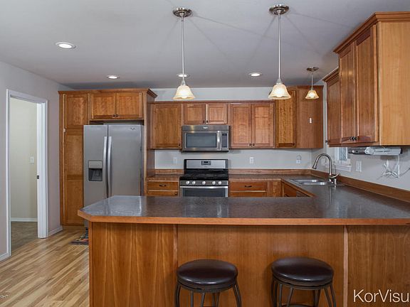 4th image of 17341 Charity Ln