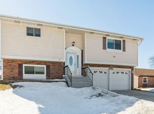 1845 Zeppelin Dr, Hanover Park, IL 60133