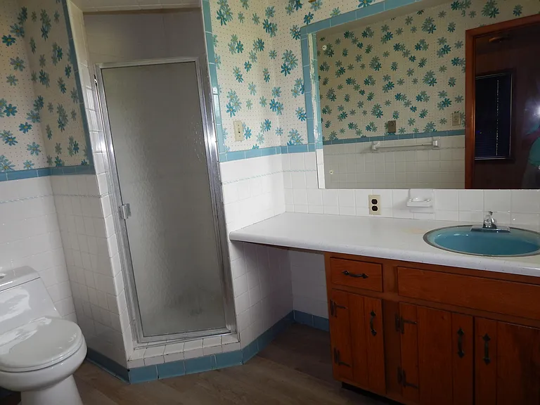 2216 Dyke Rd — Photo 6