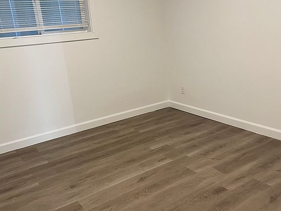 5th image of 2700 E Union St #B