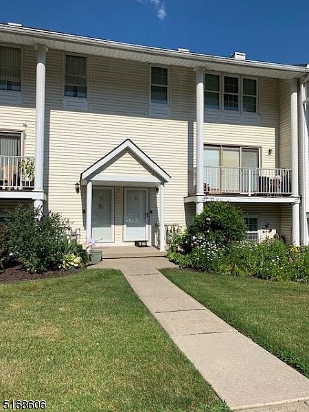 1st image of 30 Amherst Ct