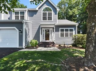 142 Bishops Forest Dr UNIT 142, Waltham, MA 02452