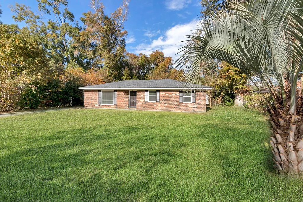 3 bed, 1296 sqft, $1,750 — Photo 4