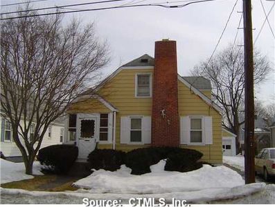 61 Elm St, East Haven, CT, 06512