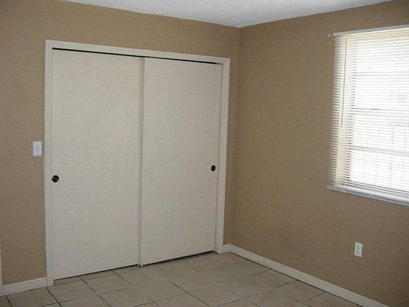 4th image of 5814 NE 4th Ct #106
