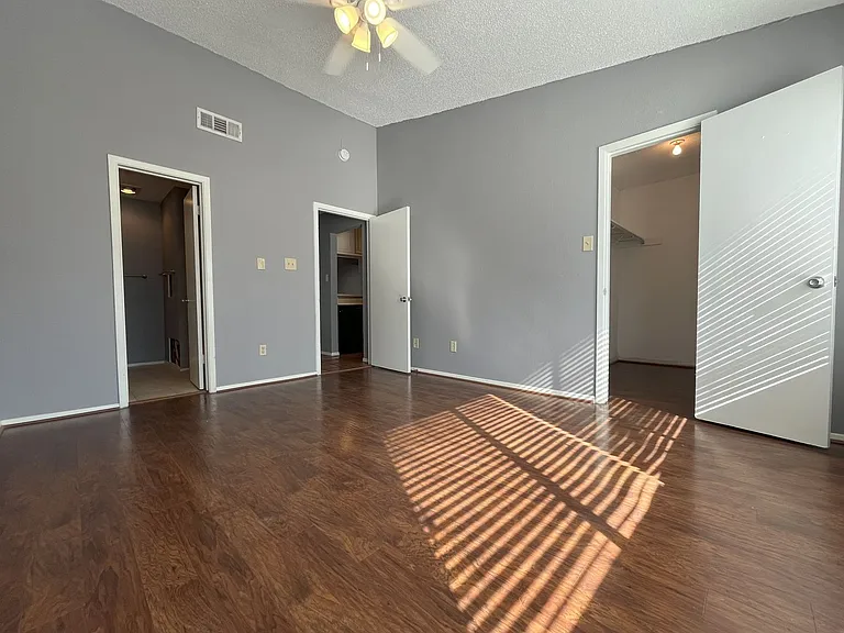 806 W 24th St #303 — Photo 9