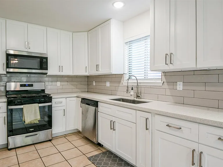 5635 Greenhill Forest Dr — Photo 9
