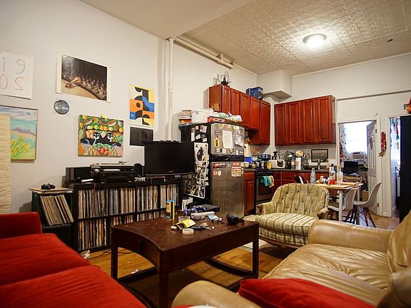 5th image of 132 Melrose St #2