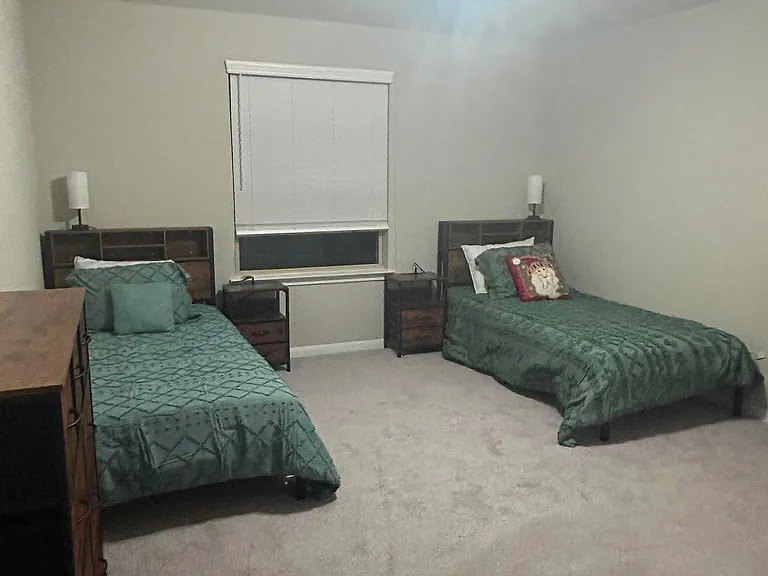 302 Peninsula Point Dr — Photo 3