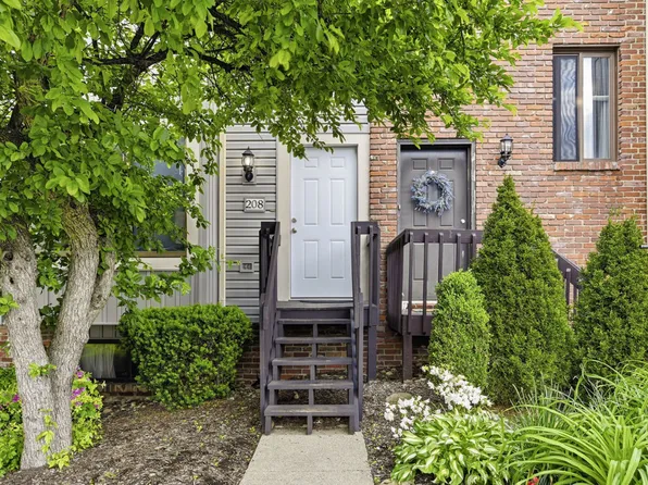 208 Serendipity Dr, Coraopolis, PA 15108