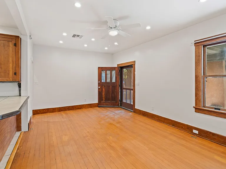 1541 E Mabel St — Photo 17