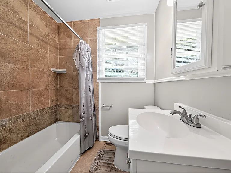 2848 Blan St — Photo 18