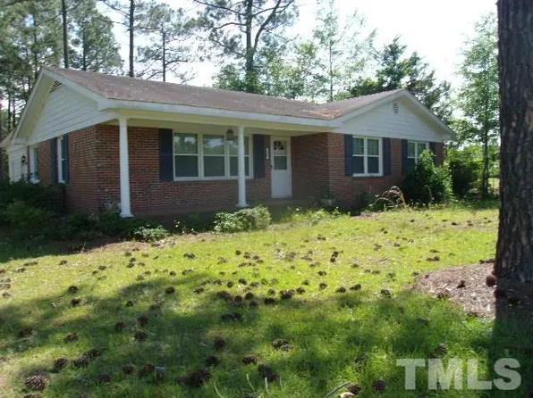 600 Camellia Dr, Four Oaks, NC 27524