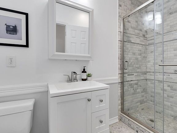 5th image of 510 Washington Ave APT 3