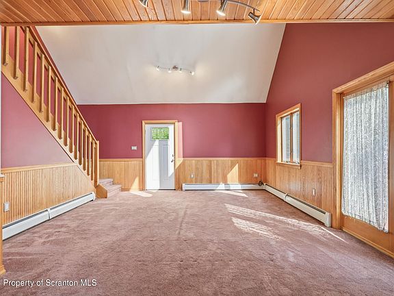 4th image of 140 Sunset St