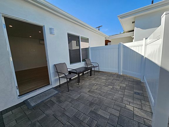 2nd image of 6531 Bellaire Ave