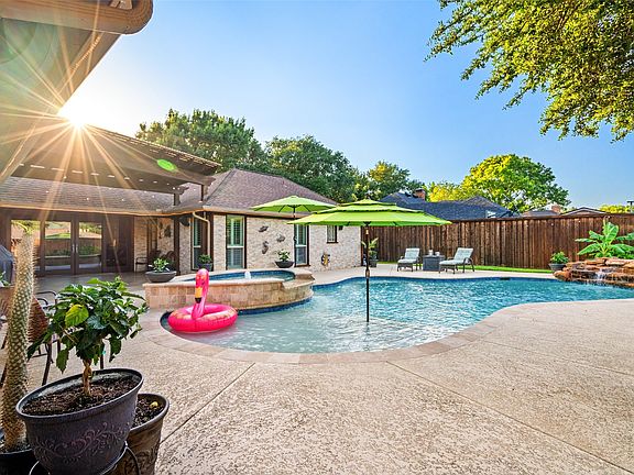 2nd image of 400 Hunters Ridge Cir