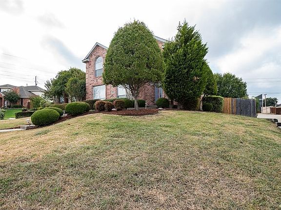 3rd image of 1109 Creektree Dr