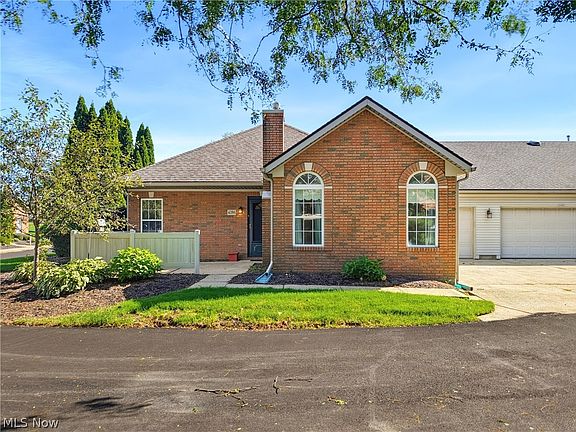 2nd image of 4286 Hunters Chase Ln