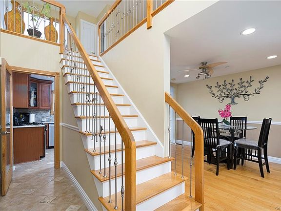2nd image of 15 Parkview Ave E