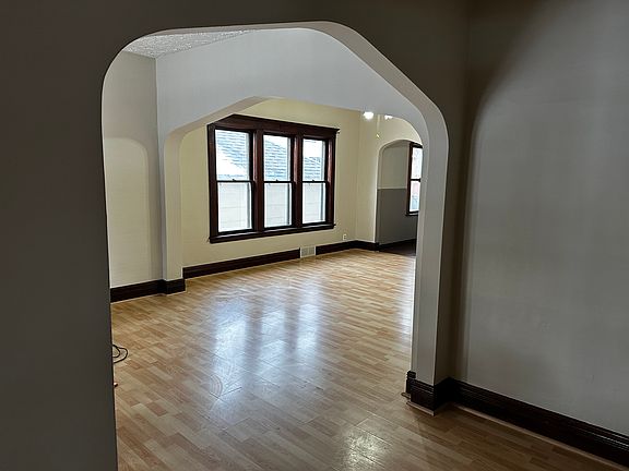 2nd image of 23 Indian Orchard Pl APT 1