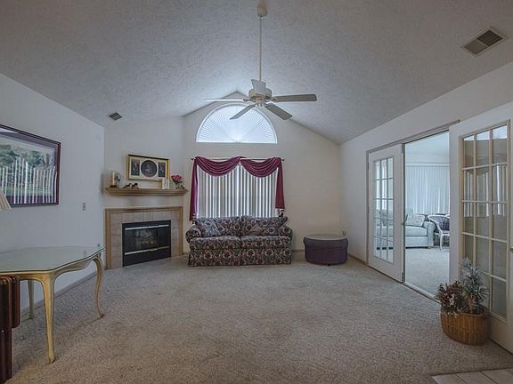 2nd image of 920 Whippoorwill Ln