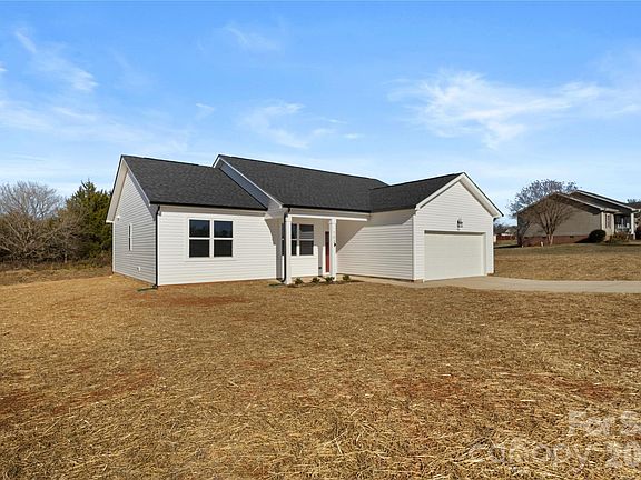 4th image of 103 Willies Ln