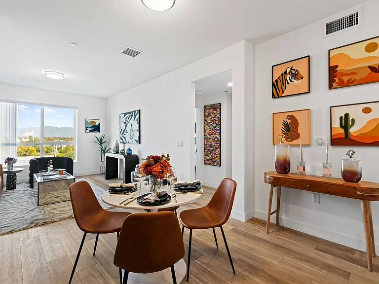 MODERNO Axis Luxury Living — Photo 19