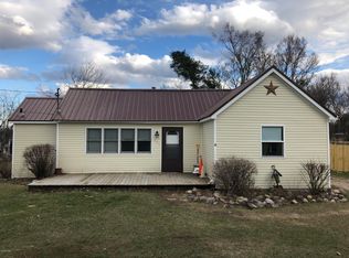 121 W 1st St, Trufant, MI 49347