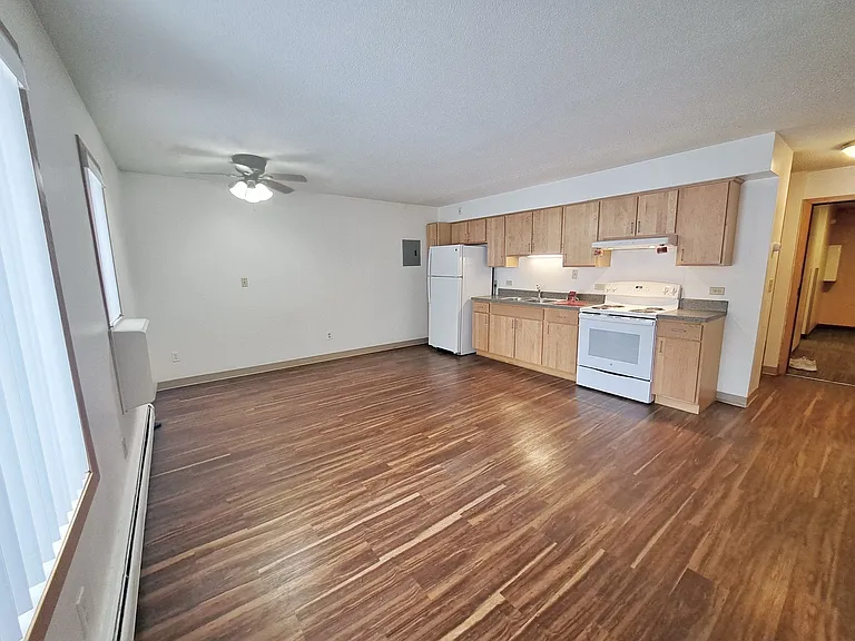 Rolling Hills Apartments — Photo 23