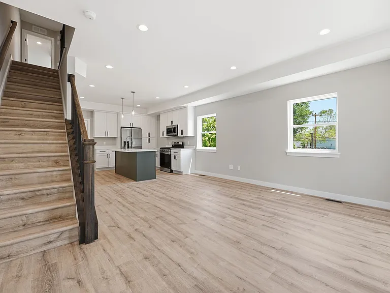 4720 Walworth Ave — Photo 6
