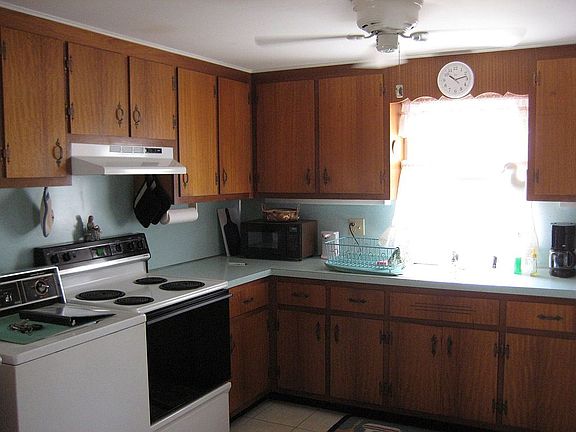 4th image of 253 12th St